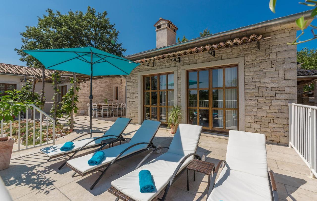 Family Villa Lipica With Private Pool And Jacuzzi Pazin Exterior photo